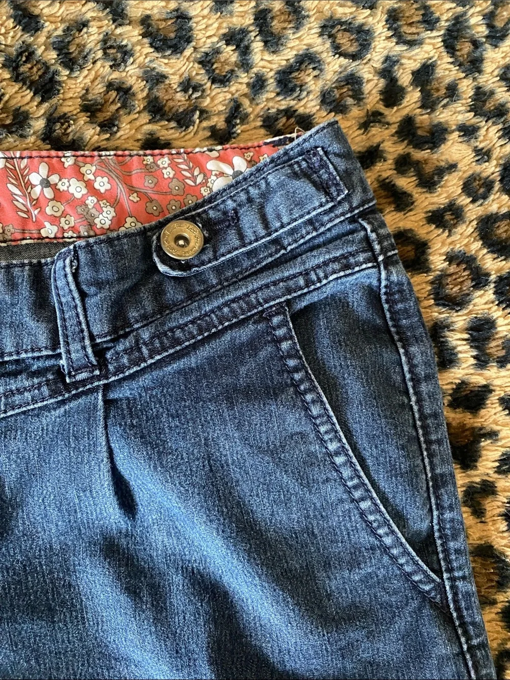 Lee One True Fit Wide Leg Jeans 12 Long Dark Wash Floral Waistband - Picture 8 of 9